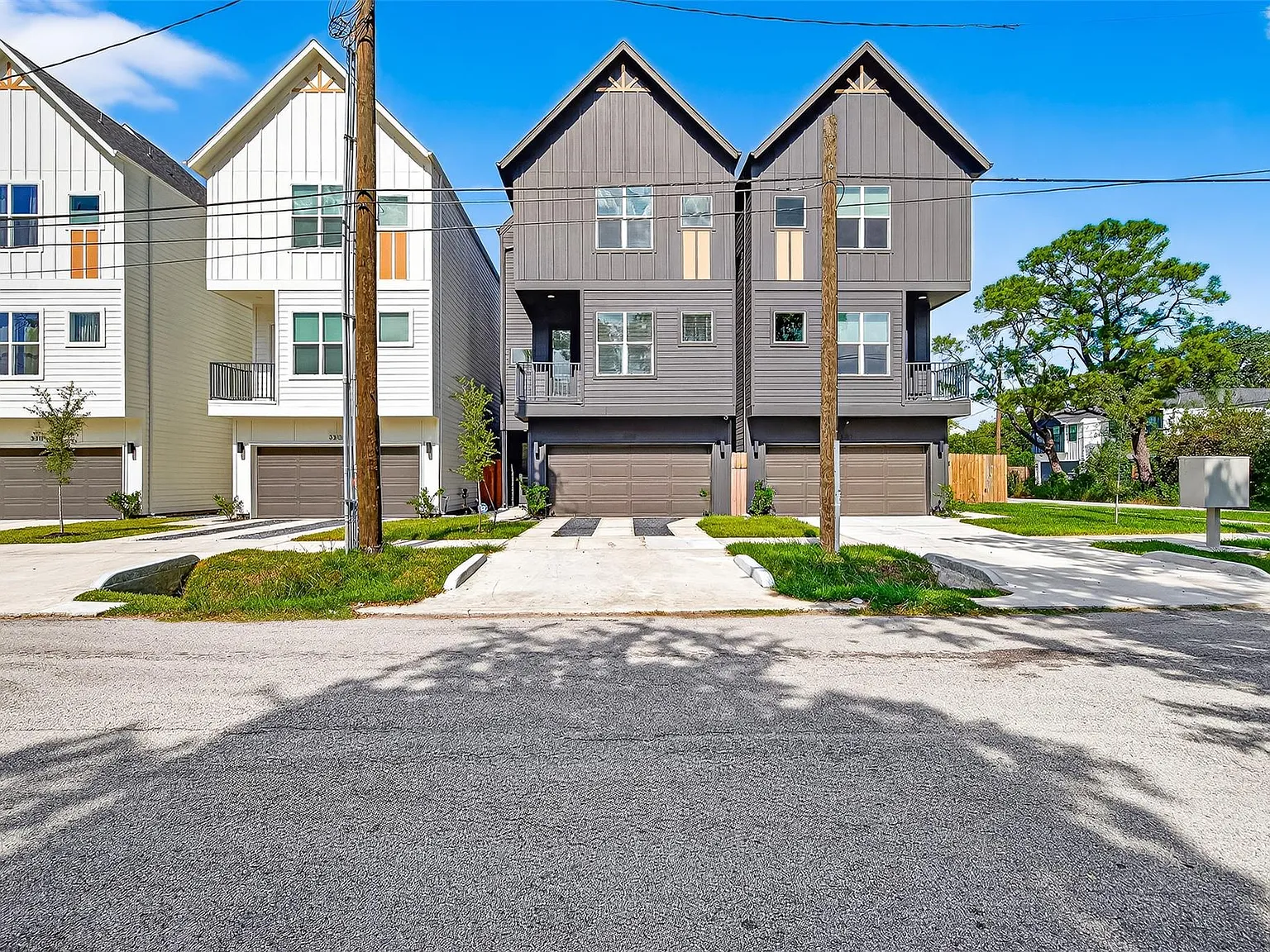 3 bed, 3.5 bath, 1821 sqft, $2,500 — Photo 1