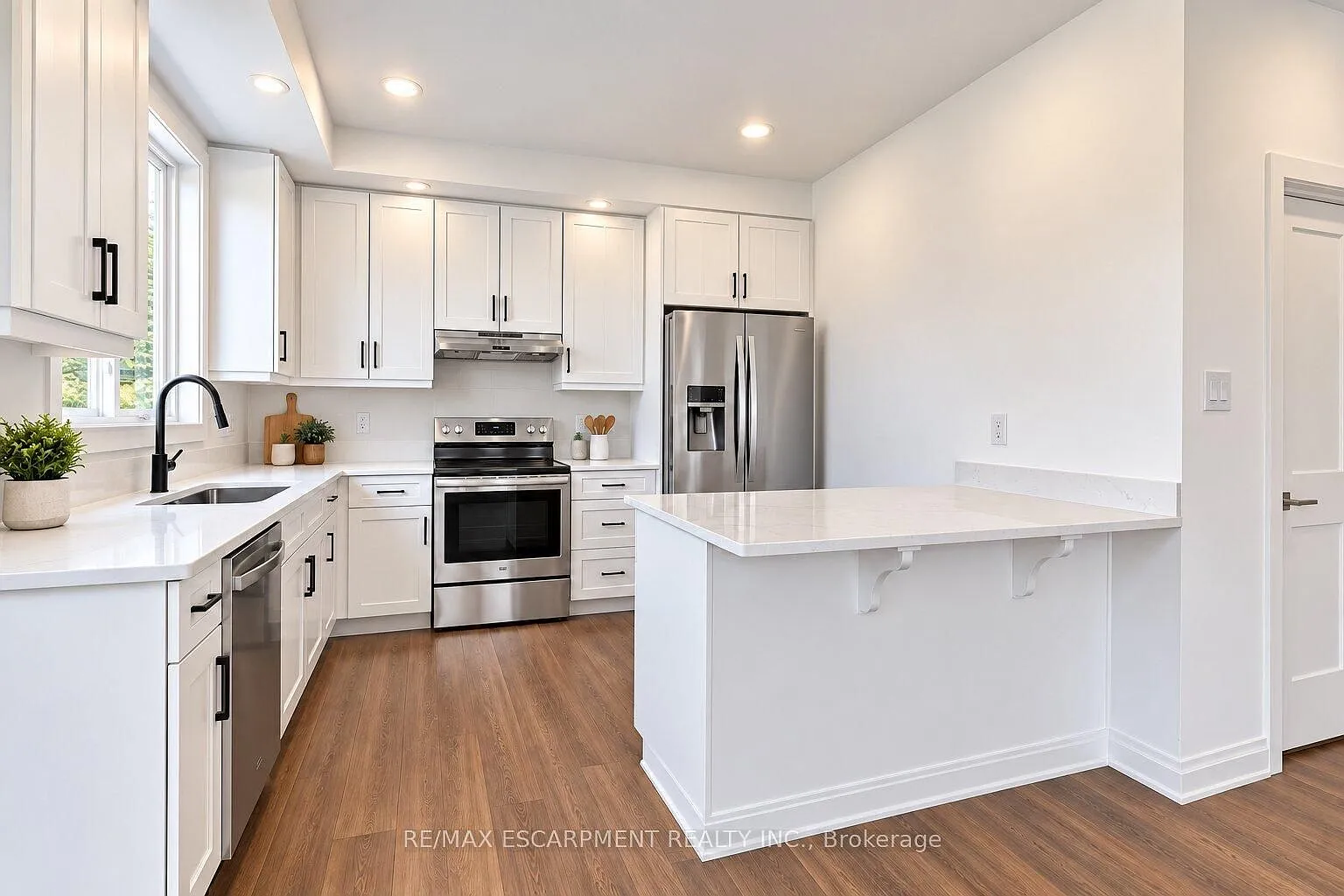 2 bed, $2,850 — Photo 4