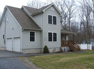 107 Friendship Dr, Hawley, PA 18428