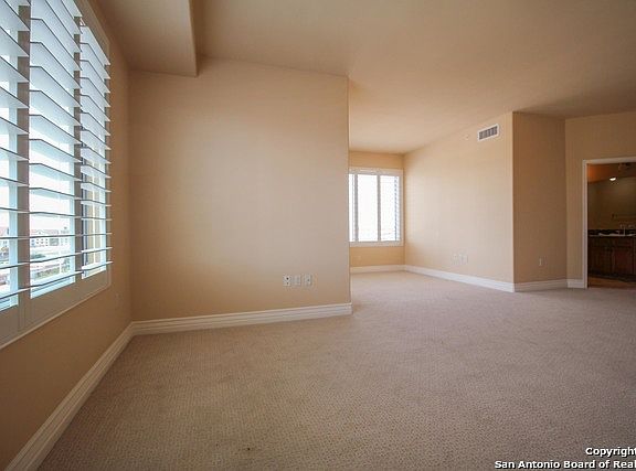 3rd image of 215 North Ctr