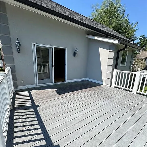 7 Meadow St — Photo 3