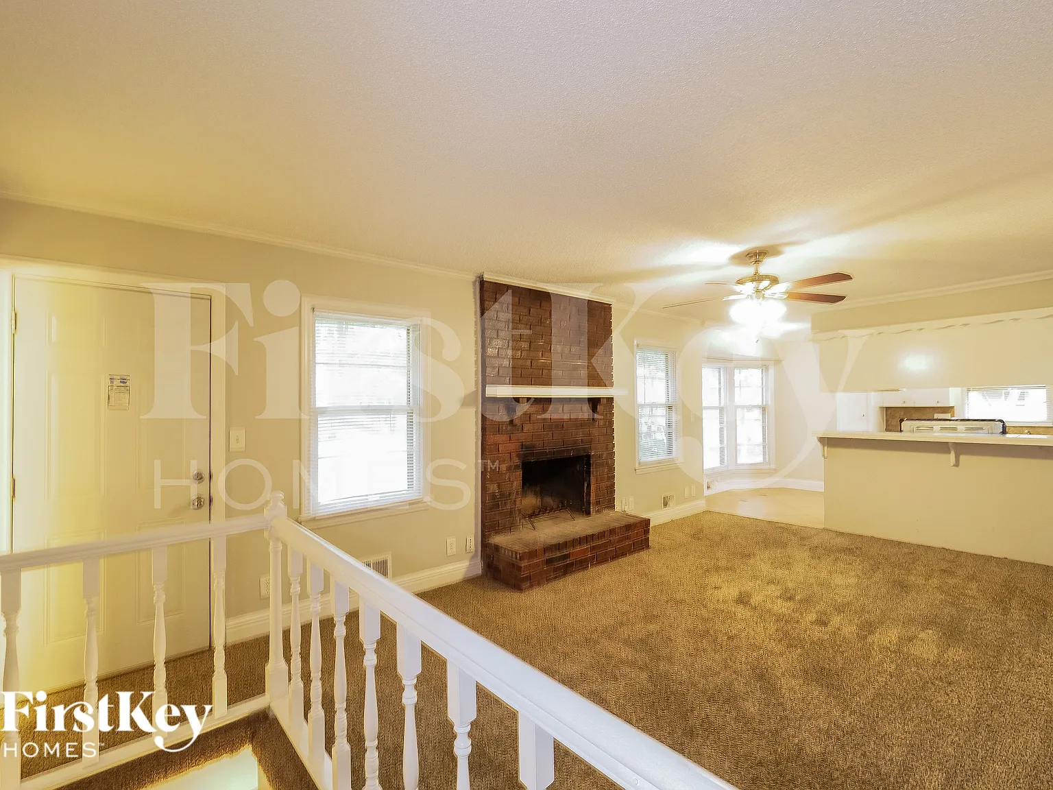 3 bed, 2.0 bath, 1296 sqft, $1,720 — Photo 4
