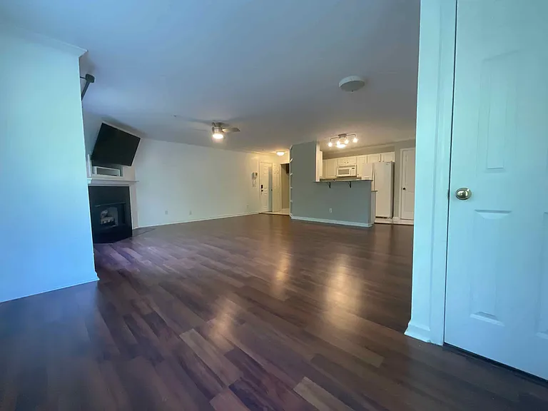421 Ivy Glen Dr — Photo 13