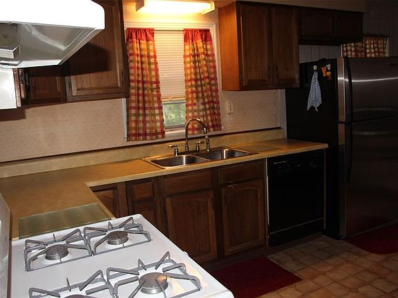 4th image of 508 West Ln
