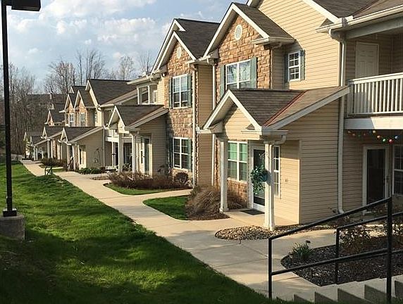 4th image of 14728 Lenox Dr #128