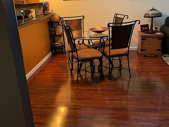 4th image of 108 Woodlake Wynde