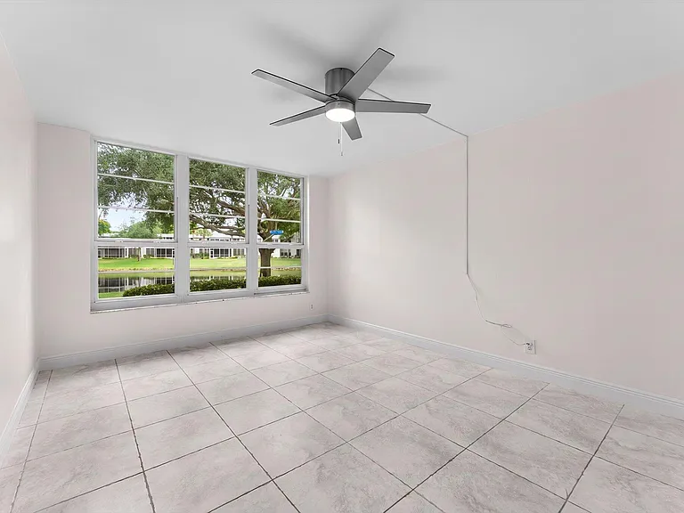 4240 Oaks Ter #103 — Photo 18