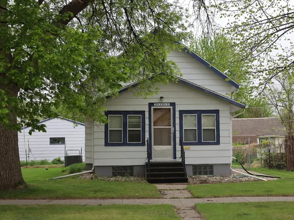 224 6th St S, Breckenridge, MN 56520