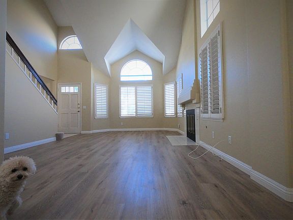 4th image of 14 Dominguez St