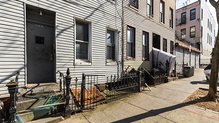 Rented by Nooklyn NYC LLC | media 18