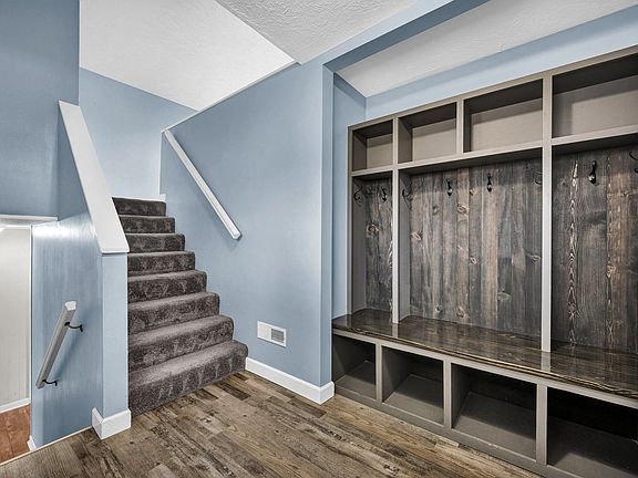 3rd image of 227 Belview Ave