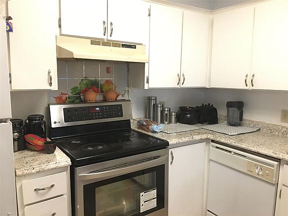 5th image of 211 Trellis Pl #211