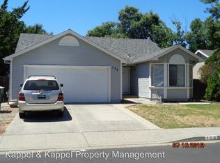 124 Adrian Ct, Vacaville, CA 95687