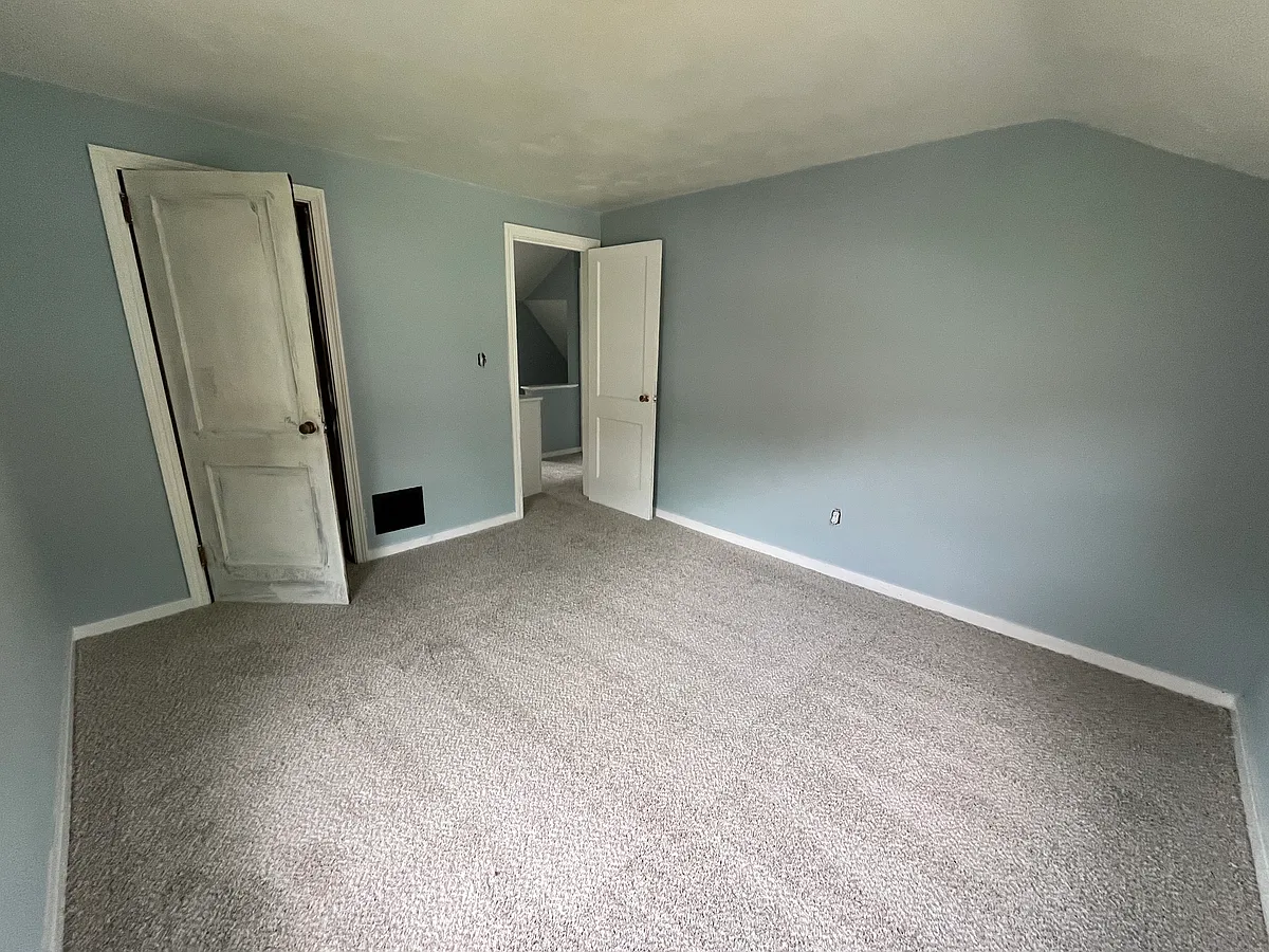 Building Photo - 1219 Circle Dr