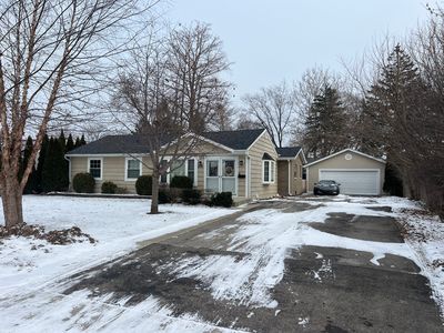 (Undisclosed Address), Carpentersville, IL, 60110