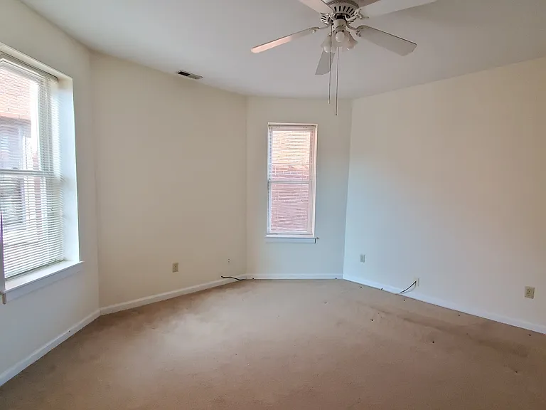5788 Pershing Ave #3W — Photo 8