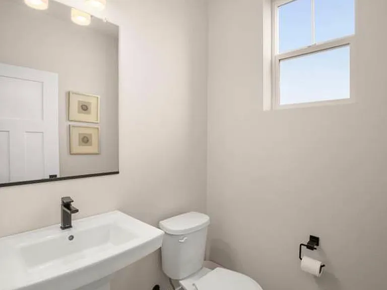 4246 SE McKenzie Ave — Photo 7