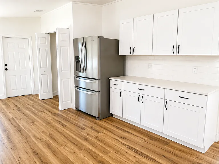 1565 Seneca Dr — Photo 15