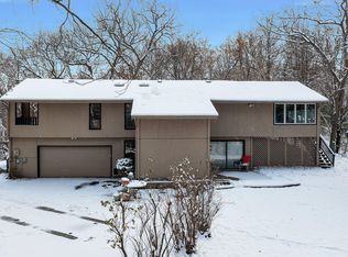 15 High Circle Way, North Oaks, MN 55127