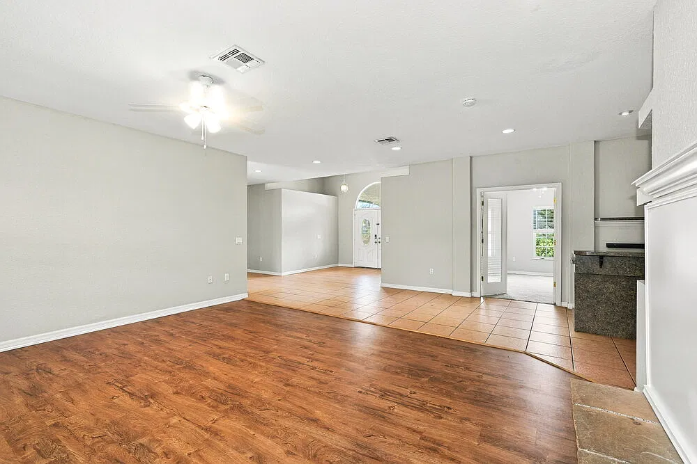 5 bed, 3.5 bath, 3416 sqft, $2,620 — Photo 4