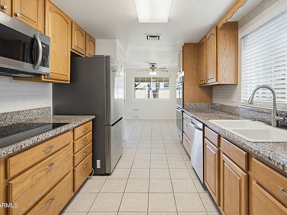 3rd image of 1274 W Nopal Place