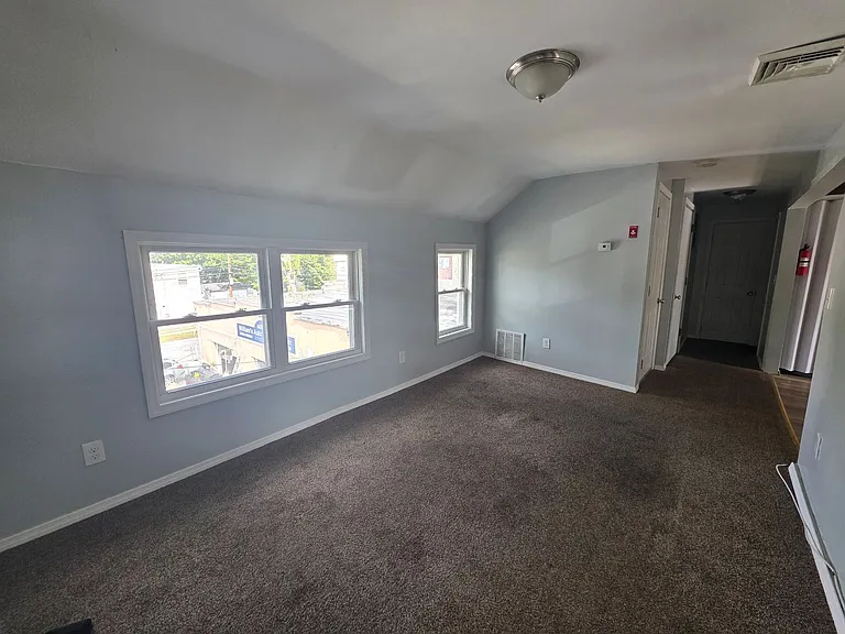 37 N Clinton St — Photo 6