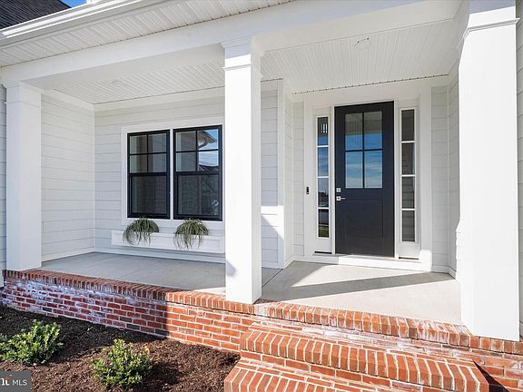 5th image of 11809 River Run Ln