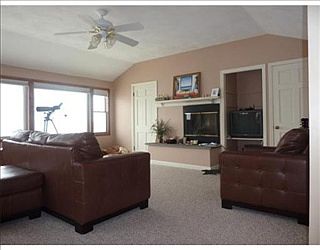 4th image of 165 Tafts Ave