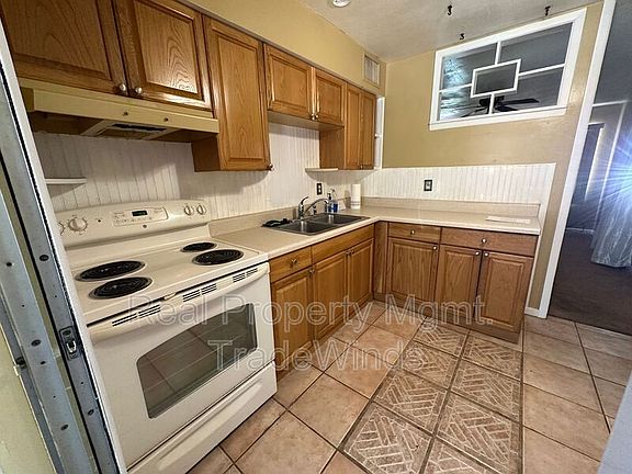 4th image of 311 62nd Ave NE