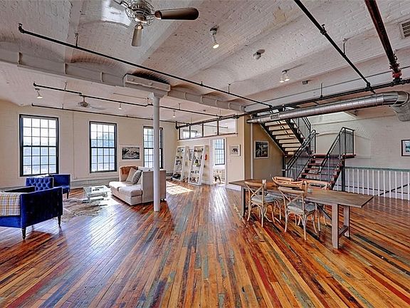 5th image of 532 Kinsley Ave Unit 206