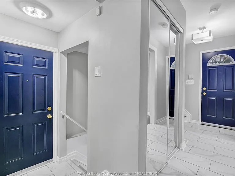3964 Whitney Ave — Photo 25