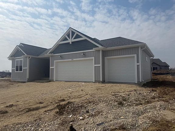 2nd image of 1313 Peony PLACE