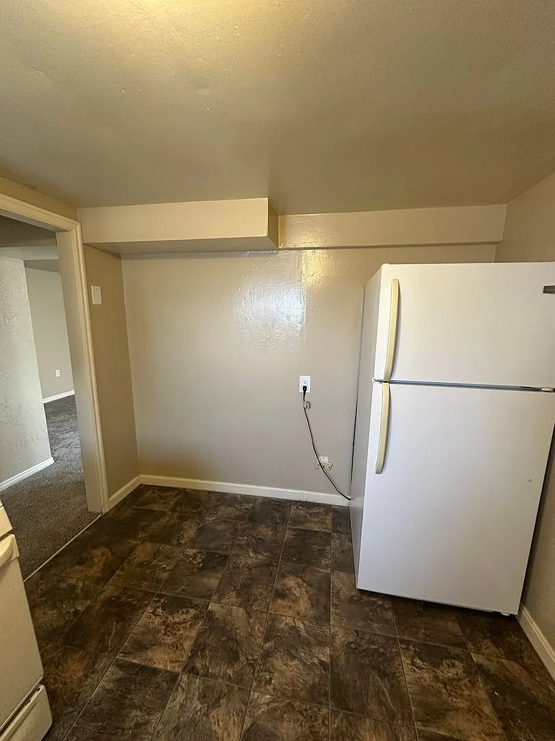 218 S Lakeview Dr — Photo 3