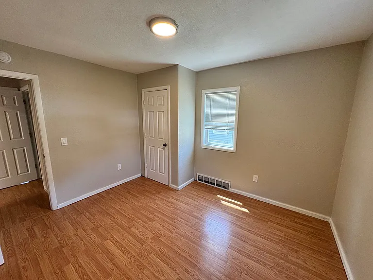301 S Thornwood Ave — Photo 4