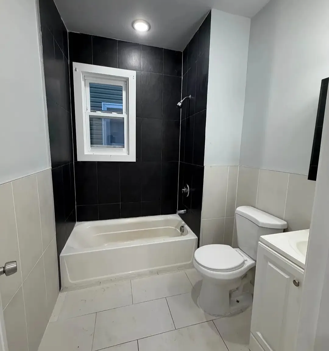 3 bed, $2,400 — Photo 2