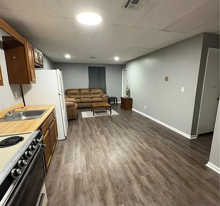 4200 Arnold Ave #8