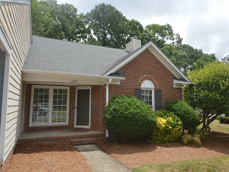 1214 Deptford Ct — Photo 2