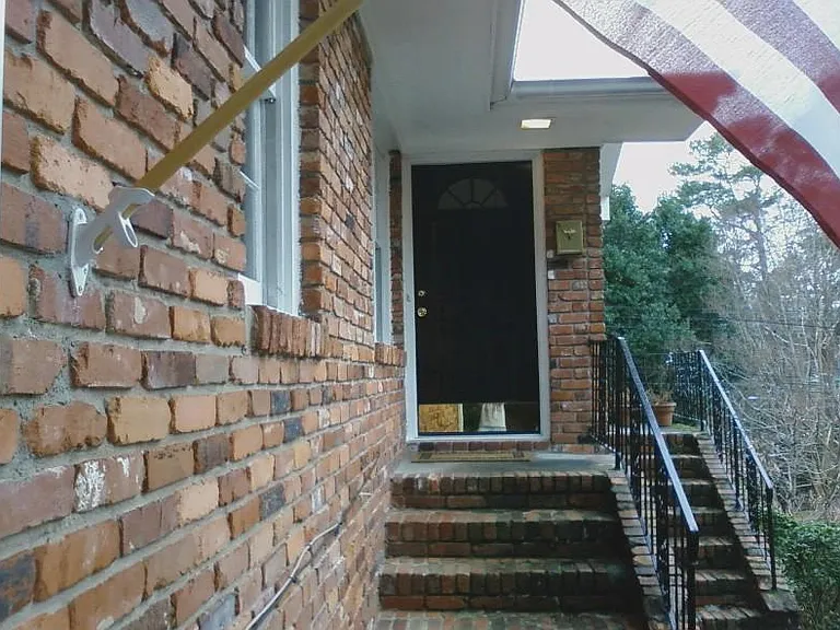807 Marstevan Dr NE #B — Photo 4