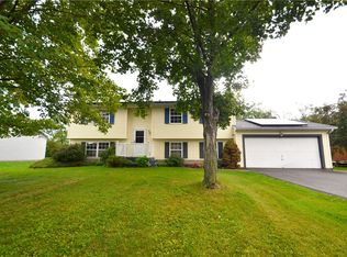 47 Tearose Meadow Ln, Brockport, NY 14420