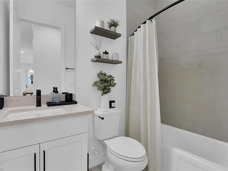 7242 Saona Ct — Photo 13