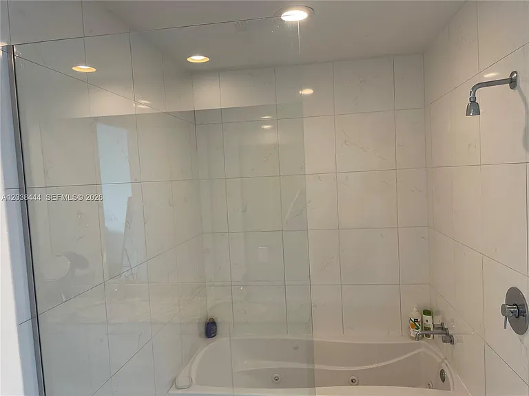 55 SE 6th St #Penthouse 4307 — Photo 21