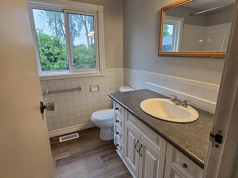 12 Pearl Cres #3 — Photo 12