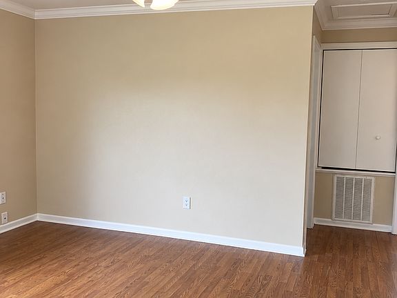 4th image of 815 Radcliff St