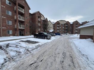 3160 Wildwood Dr #101, Windsor, ON N8R 2K8