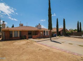 826 Los Surcos Rd, El Paso, TX 79907