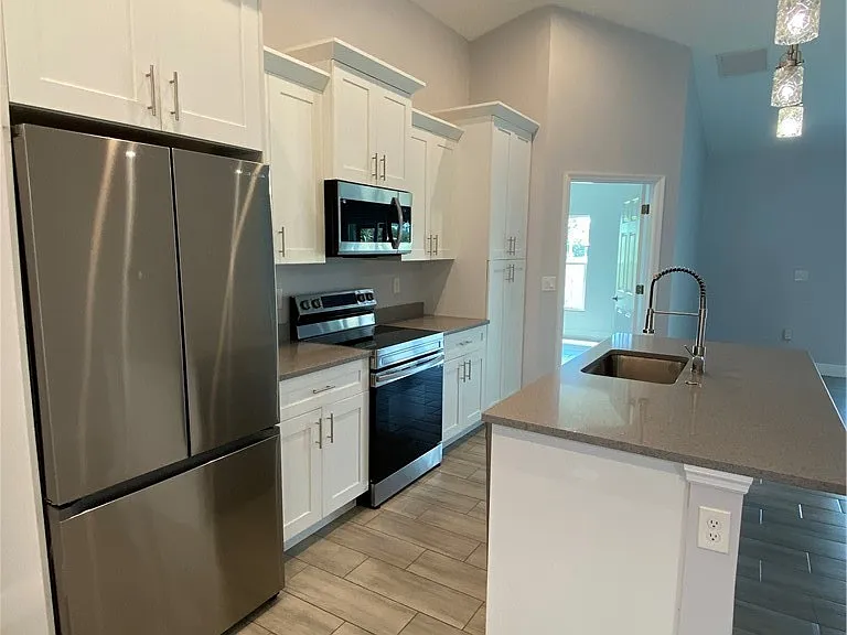 2215 Hogan Dr — Photo 3
