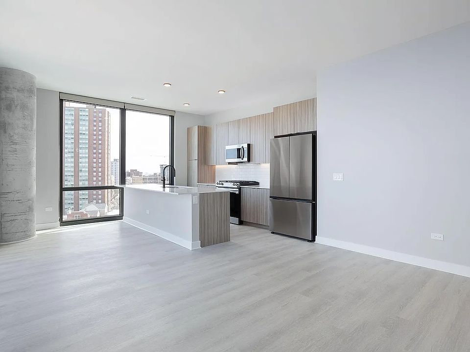 1st image of 4621 N Broadway St #516