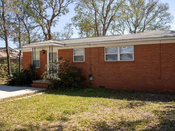 102 Roberts Ave, Gulf Breeze, FL 32561