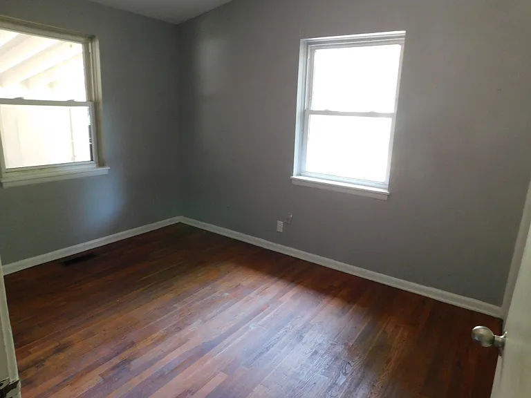 17 Irving Dr — Photo 4