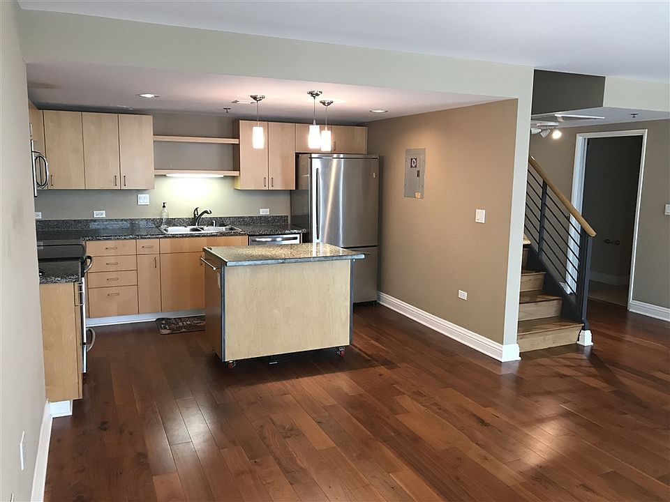 1st image of 425 W Beech St Unit 1707